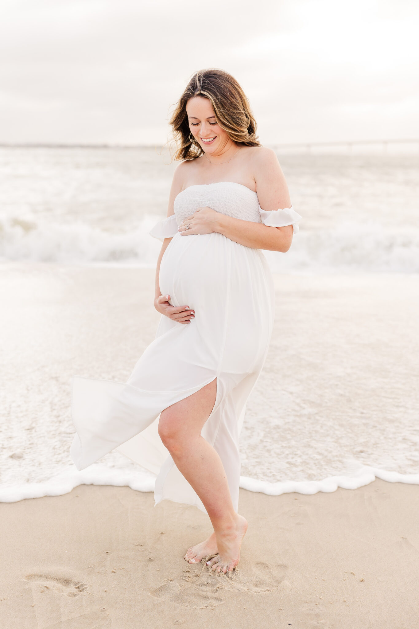 beach maternity photoshoot, maternity photographer, beach maternity photos