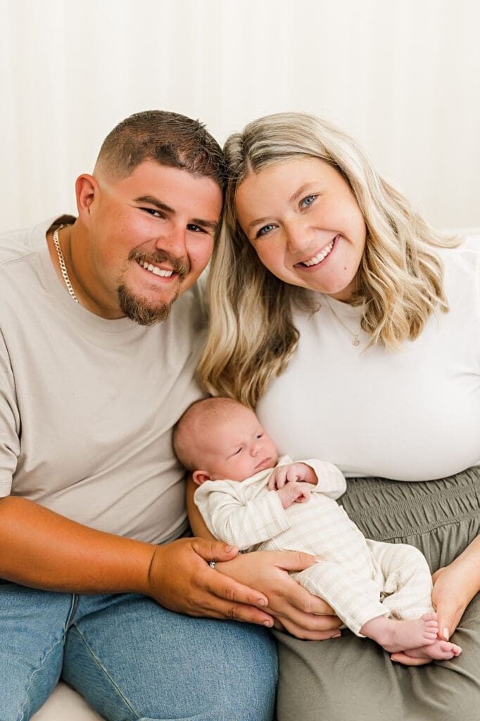 neutral family photo outfits